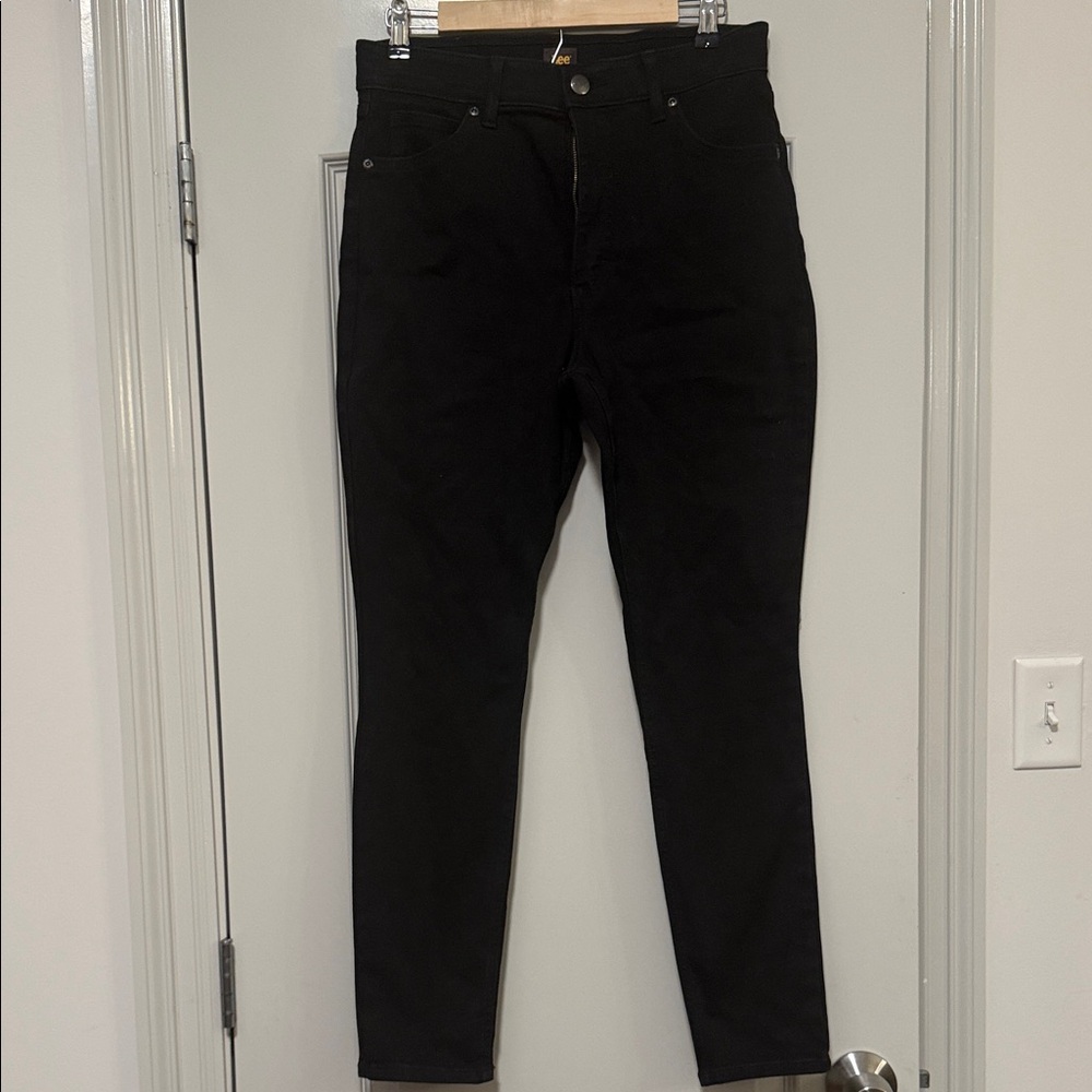 Lee Women’s Ultra Lux Comfort Black Skinny Jean with Ever Fit